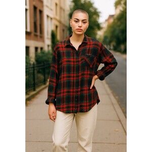 beach lunch lounge Red Flannel Pocketed Top Women’s Size L